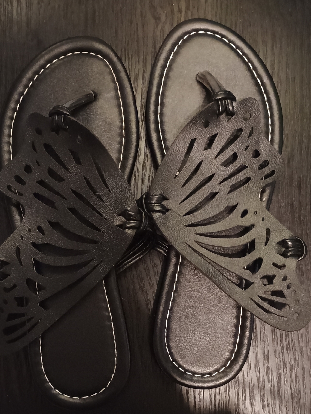 Pristine Black Faux Leather Boho Cottagecore Butterfly Sandals - Size 6 / 36